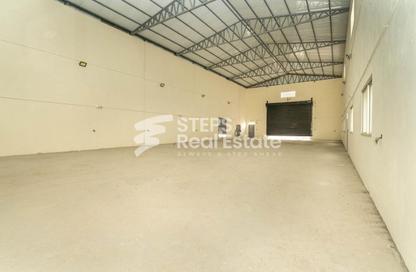Warehouse - Studio - 1 for rent in East Industrial Street - Birkat Al Awamer - Al Wakra