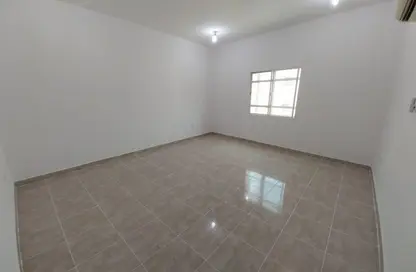 شقة - 2 غرف نوم - 2 حمامات للايجار في شارع الجزيره - فريج بن محمود الشمالي - فريج بن محمود - الدوحة