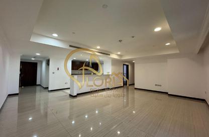 Apartment - 2 Bedrooms - 2 Bathrooms for rent in East Porto Drive - Porto Arabia - The Pearl Island - Doha