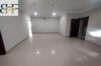 Apartment - 3 Bedrooms - 3 Bathrooms for rent in Umm Ghwailina Comm - Umm Ghuwalina - Umm Ghuwailina - Doha