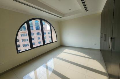 Apartment - 1 Bedroom - 2 Bathrooms for rent in East Porto Drive - Porto Arabia - The Pearl Island - Doha