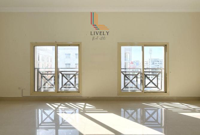 1002287 - Property Image 3