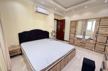 Apartment - 2 Bedrooms - 2 Bathrooms for rent in Thabit Bin Zaid Street - Al Mansoura - Doha