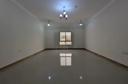 Apartment - 3 Bedrooms - 3 Bathrooms for rent in Al Mansoura - Al Mansoura - Doha