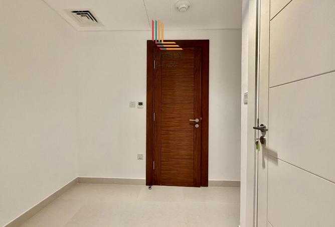 1004568 - Property Image 3