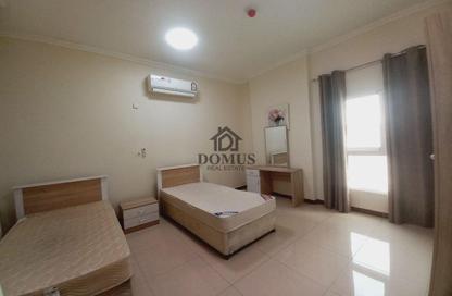 Apartment - 2 Bedrooms - 2 Bathrooms for rent in Thabit Bin Zaid Street - Al Mansoura - Doha