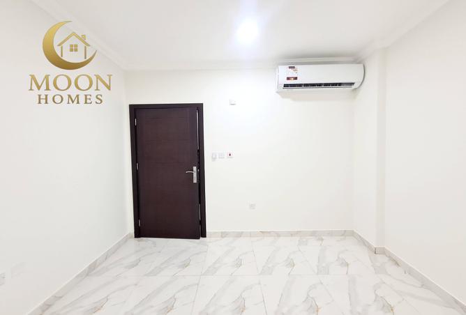 1005913 - Property Image 2