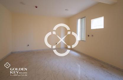 سكن عمال - استوديو للايجار في شارع الصناعية الشرقي - بركة العوامر - الوكرة