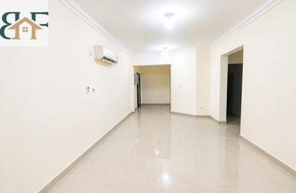 Apartment - 2 - 2 for rent in Umm Ghwailina Comm - Umm Ghuwalina - Umm Ghuwailina - Doha