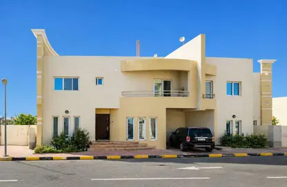 Villa - 3 Bedrooms - 4 Bathrooms for rent in Al Dana st - Muraikh - AlMuraikh - Doha