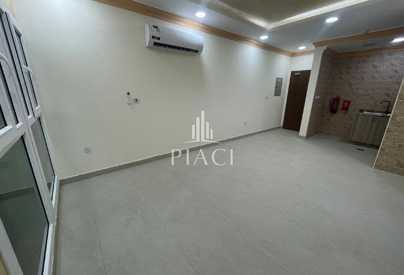 Available NEW 2BHK UF in Umm Ghuwailina nr METRO!