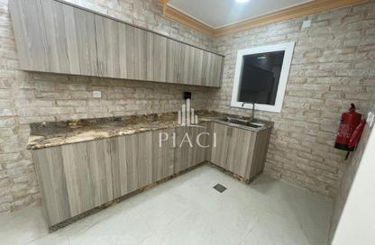 Apartment - 2 Bedrooms - 2 Bathrooms for rent in Umm Ghwailina Comm - Umm Ghuwalina - Umm Ghuwailina - Doha Apartment - 2 Bedrooms - 2 Bathrooms for rent in Umm Ghwailina Comm - Umm Ghuwalina - Umm Ghuwailina - Doha