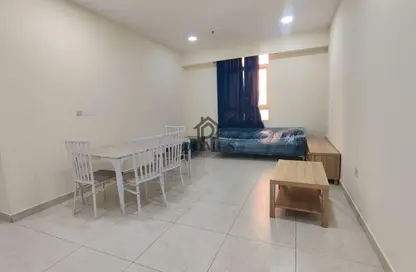 شقة - 2 غرف نوم - 2 حمامات للايجار في شارع انس - فريج بن محمود الشمالي - فريج بن محمود - الدوحة