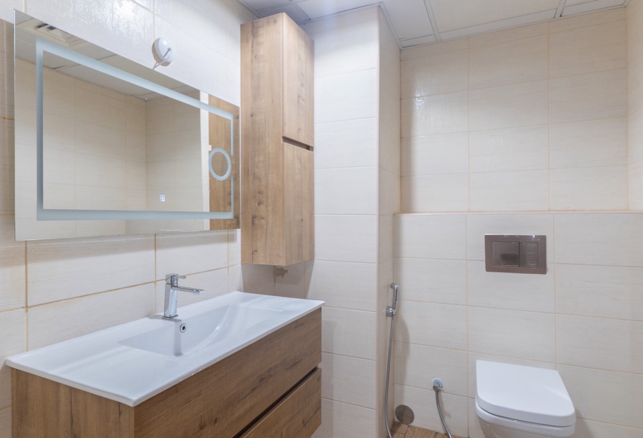 BEAUTIFUL APARTMENT INFRONT OF VENDOM MALL thumbnail 4
