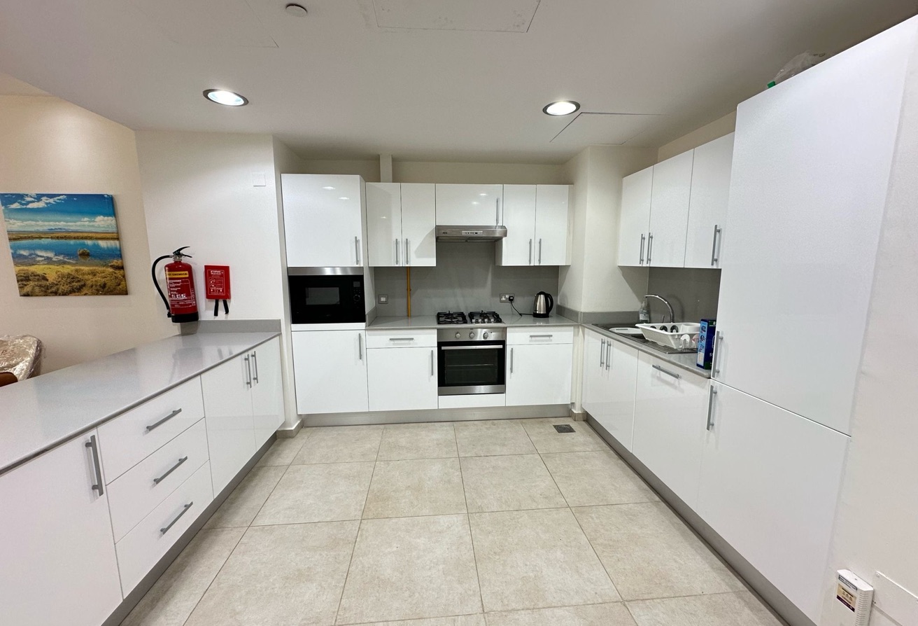 BEAUTIFUL APARTMENT INFRONT OF VENDOM MALL thumbnail 6
