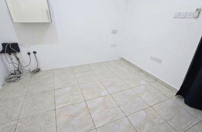 مجمع سكني - 1 حمام للايجار في شمال مويثر - منطقة مويثر - الدوحة