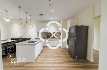 Apartment - 2 Bedrooms - 3 Bathrooms for rent in The Garden - Floresta Gardens - The Pearl Island - Doha