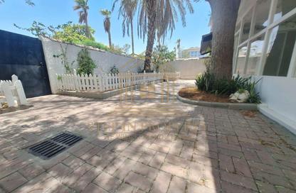Villa - 3 Bedrooms - 4 Bathrooms for rent in Ramada Commercial Building - Al Rawabi Street - Al Muntazah - Doha