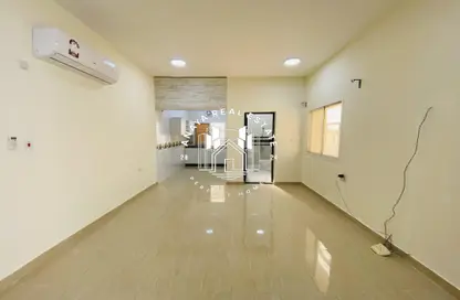 Apartment - Studio - 1 Bathroom for rent in Ain Khaled - Doha