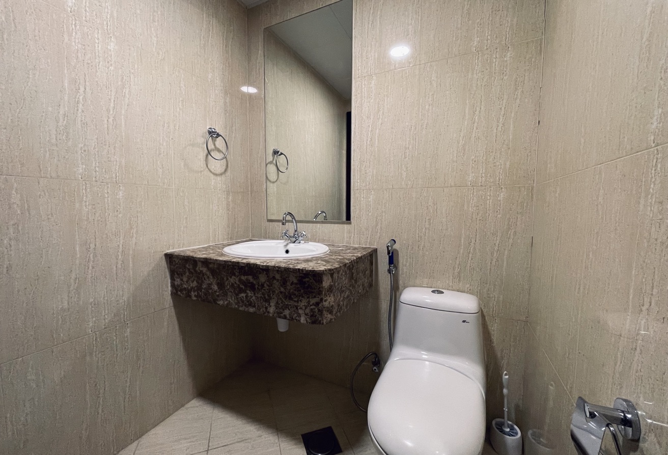 1BR Apartment | Porto Arabia | Furnished thumbnail 20
