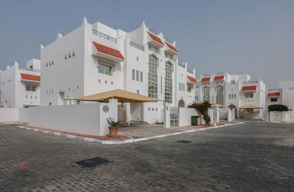 مجمع سكني - 4 غرف نوم - 3 حمامات للايجار في فلل عين خالد - عين خالد - الدوحة