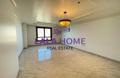 Apartment - 2 Bedrooms - 3 Bathrooms for rent in West Porto Drive - Porto Arabia - The Pearl Island - Doha