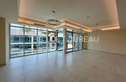 Apartment - 2 Bedrooms - 2 Bathrooms for sale in Crystal Residence - Gewan Island - The Pearl Island - Doha