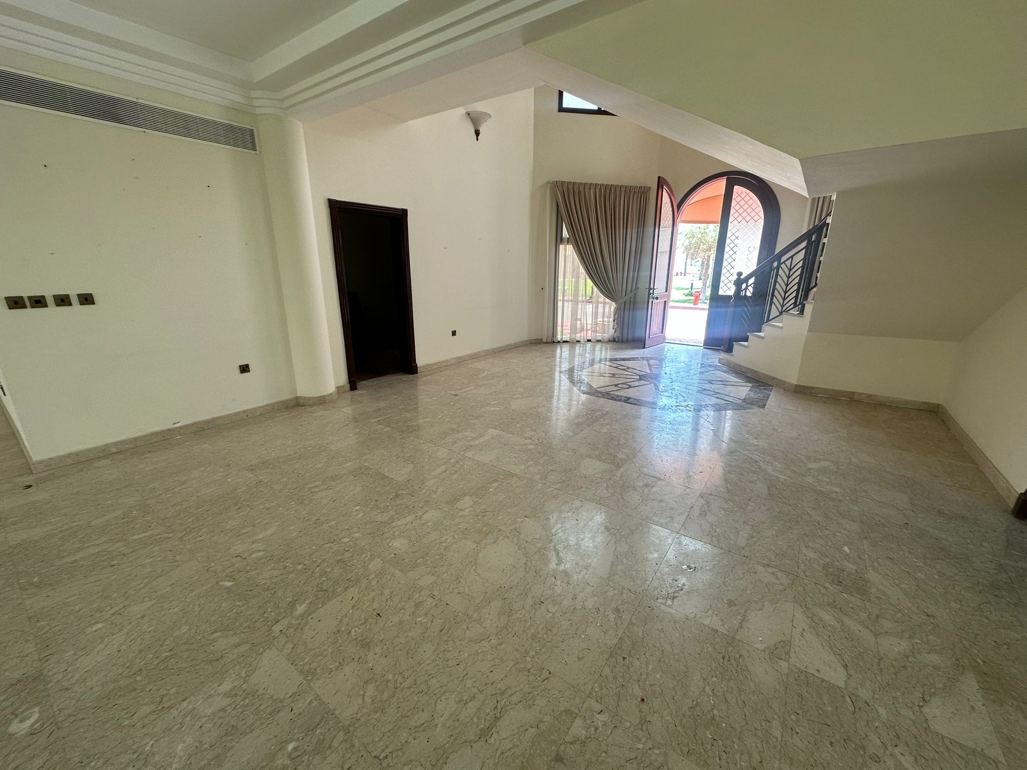 Luxurious 5BR Villa in West Bay Lagoon | thumbnail 14