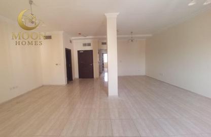 Apartment - 2 Bedrooms - 3 Bathrooms for rent in Umm Ghuwailina 4 - Umm Ghuwailina - Doha