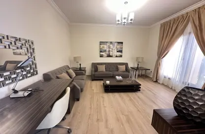 فيلا - 4 غرف نوم - 5 حمامات للايجار في فلل عين خالد - عين خالد - الدوحة