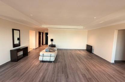 Apartment - 2 Bedrooms - 3 Bathrooms for rent in East Porto Drive - Porto Arabia - The Pearl Island - Doha Apartment - 2 Bedrooms - 3 Bathrooms for rent in East Porto Drive - Porto Arabia - The Pearl Island - Doha