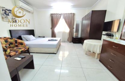 Apartment - Studio - 1 Bathroom for rent in Umm Ghwailina Comm - Umm Ghuwalina - Umm Ghuwailina - Doha