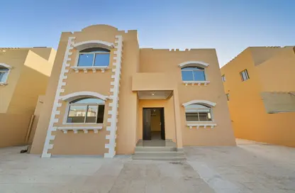 Villa - 4 Bedrooms - 4 Bathrooms for rent in Bu Hamour Street - Abu Hamour - Doha