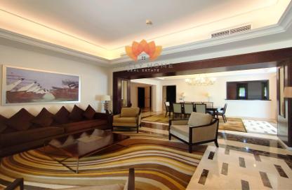 Villa - 3 Bedrooms - 4 Bathrooms for rent in The Pearl Island - Doha