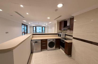 Apartment - 1 Bedroom - 2 Bathrooms for rent in West Porto Drive - Porto Arabia - The Pearl Island - Doha