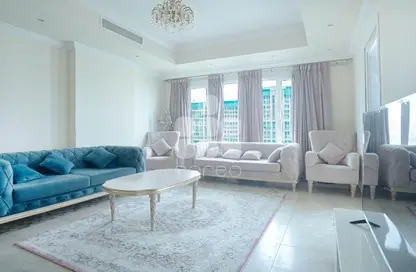 Apartment - 2 Bedrooms - 3 Bathrooms for rent in Tower 9 - Porto Arabia - The Pearl Island - Doha