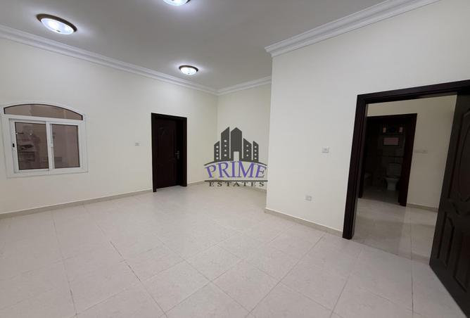 998148 - Property Image 2