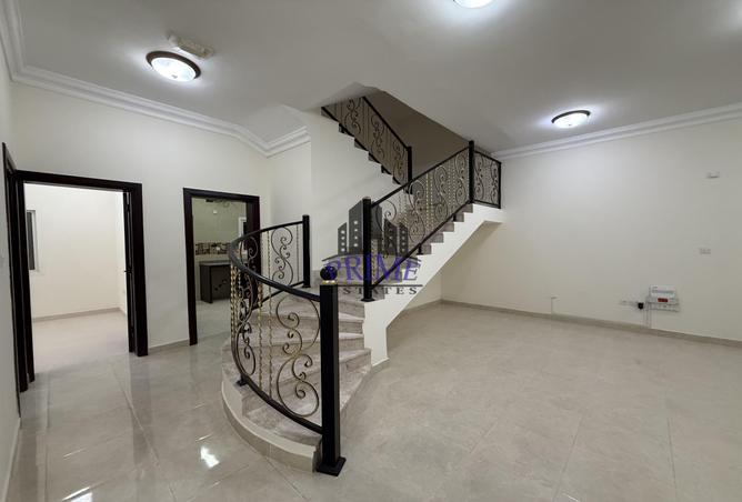 998148 - Property Image 3