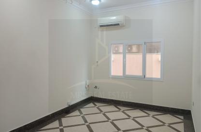 شقة - 2 غرف نوم - 2 حمامات للايجار في منتزه 7 - المنتزه - الدوحة