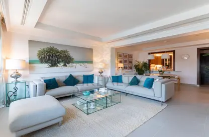 Townhouse - 1 Bedroom - 2 Bathrooms for sale in West Porto Drive - Porto Arabia - The Pearl Island - Doha