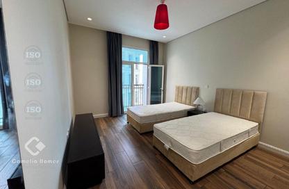 Apartment - 2 Bedrooms - 2 Bathrooms for rent in Floresta Gardens - Floresta Gardens - The Pearl Island - Doha