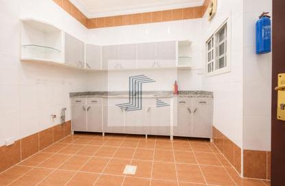 Apartment - 2 Bedrooms - 2 Bathrooms for rent in Al Hashmi Building - Al Muntazah Street - Al Muntazah - Doha