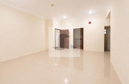 Apartment - 2 Bedrooms - 2 Bathrooms for rent in Al Hashmi Building - Al Muntazah Street - Al Muntazah - Doha