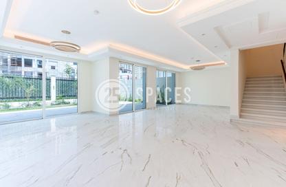 Villa - 6 Bedrooms - 7 Bathrooms for rent in Floresta Gardens - Floresta Gardens - The Pearl Island - Doha