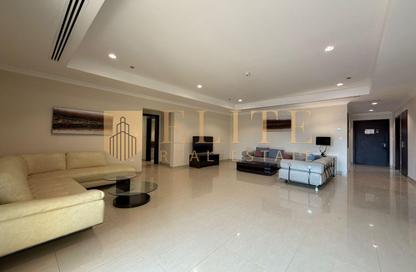 Apartment - 2 Bedrooms - 3 Bathrooms for rent in East Porto Drive - Porto Arabia - The Pearl Island - Doha
