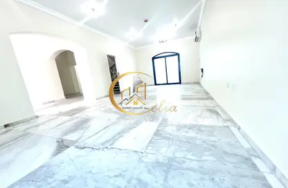 Compound - 5 Bedrooms - 3 Bathrooms for rent in Dareem Street - Al Hilal East - Al Hilal - Doha