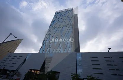 Show Room - Studio - 2 Bathrooms for rent in Burj Al Marina - Marina District - Lusail