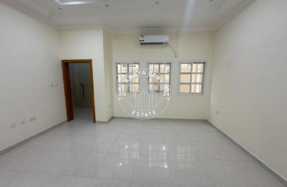 Villa - Studio - 1 Bathroom for rent in Souk Al gharaffa - Al Gharrafa - Doha