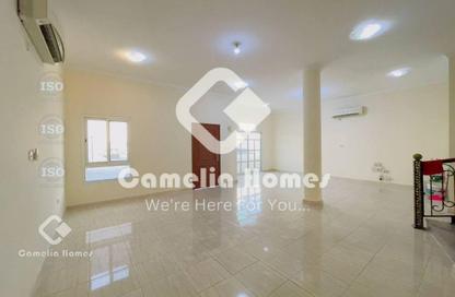 مجمع سكني - 5 غرف نوم - 3 حمامات للايجار في شارع العزيزة - العزيزية - الدوحة