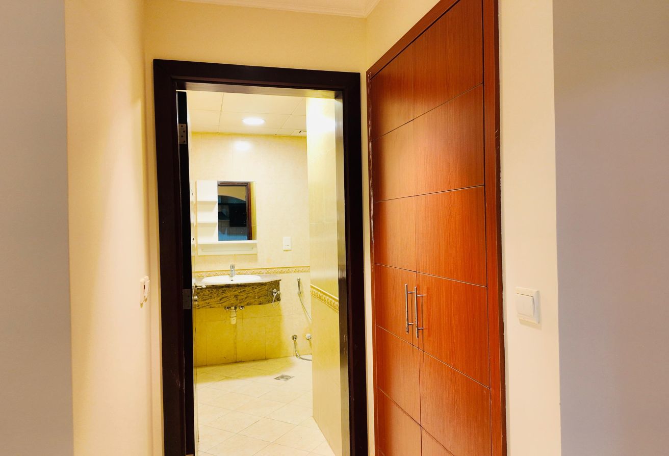 STUDIO APARTMENT WITH MARINA VIEW WITHOUT BALCONY thumbnail 7